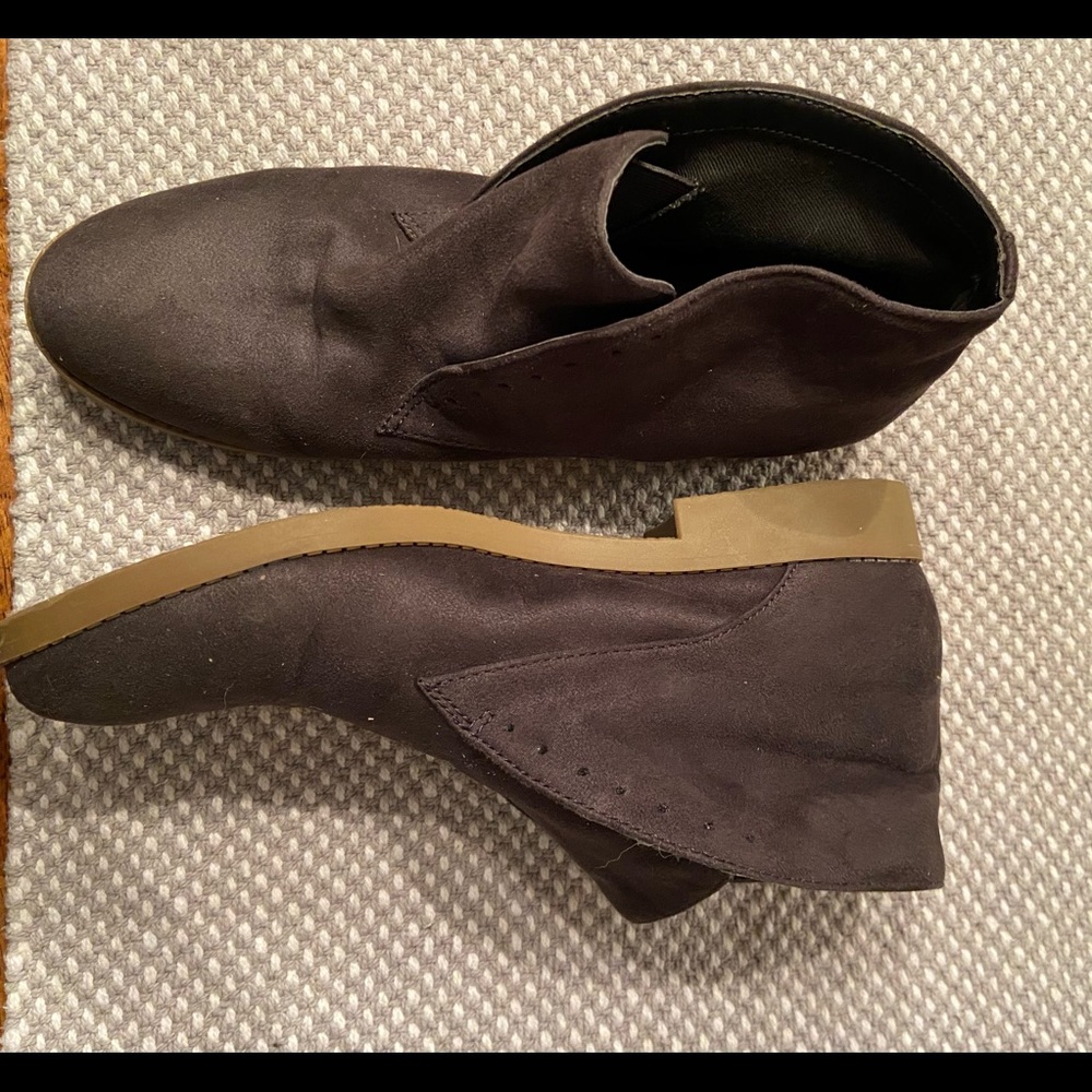 Women's suede booties